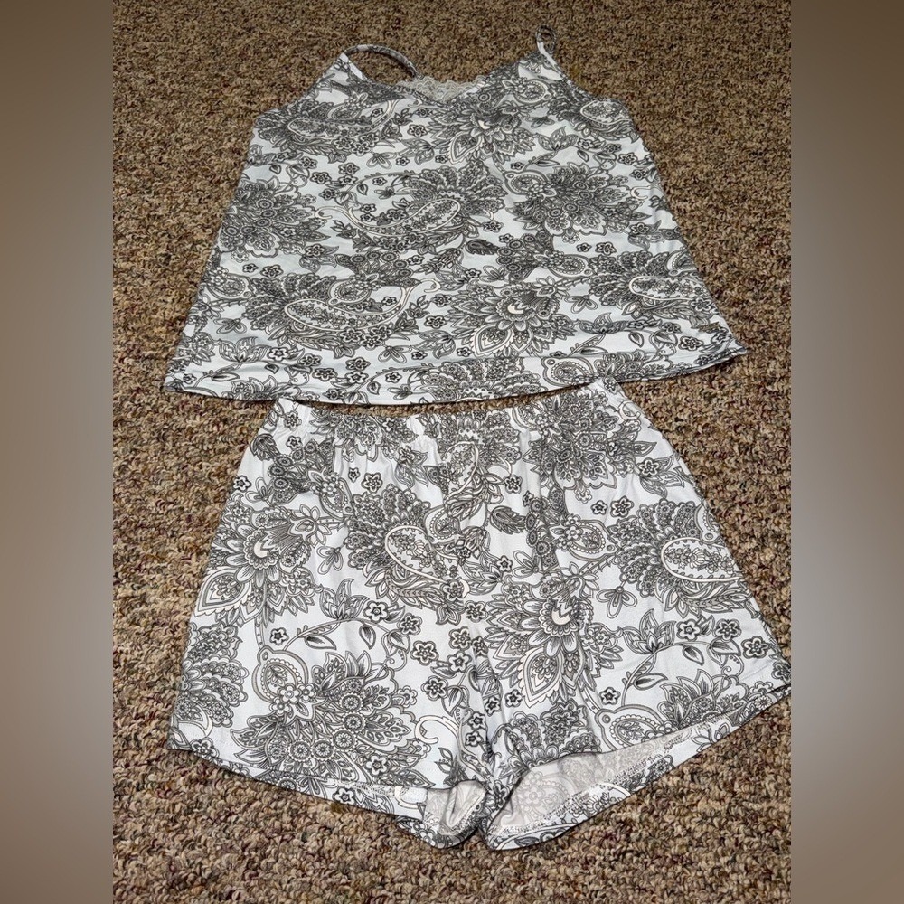 womens size small pajama set Tahari grey and White Floral pajama outfit